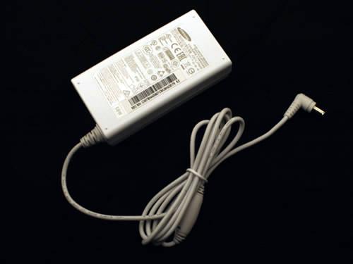 SAMSUNG 14V 4.14A 58W Laptop AC Adapter in Canada